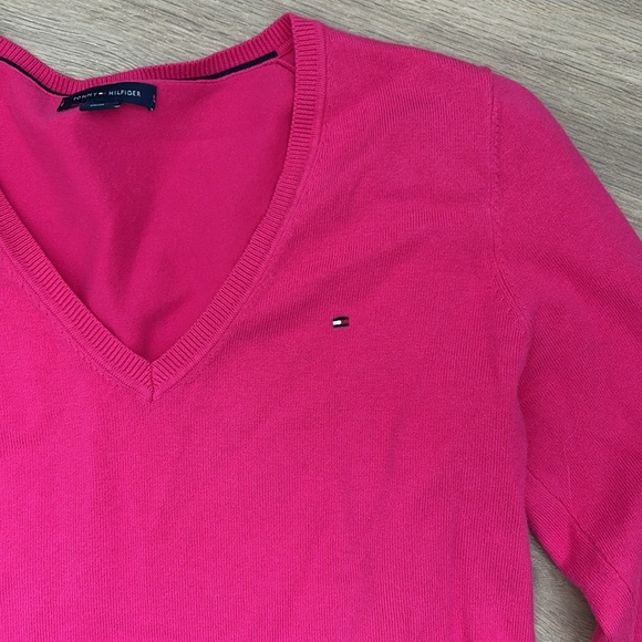 Tommy Hilfiger V Neck Sweater - Picture 2 of 2